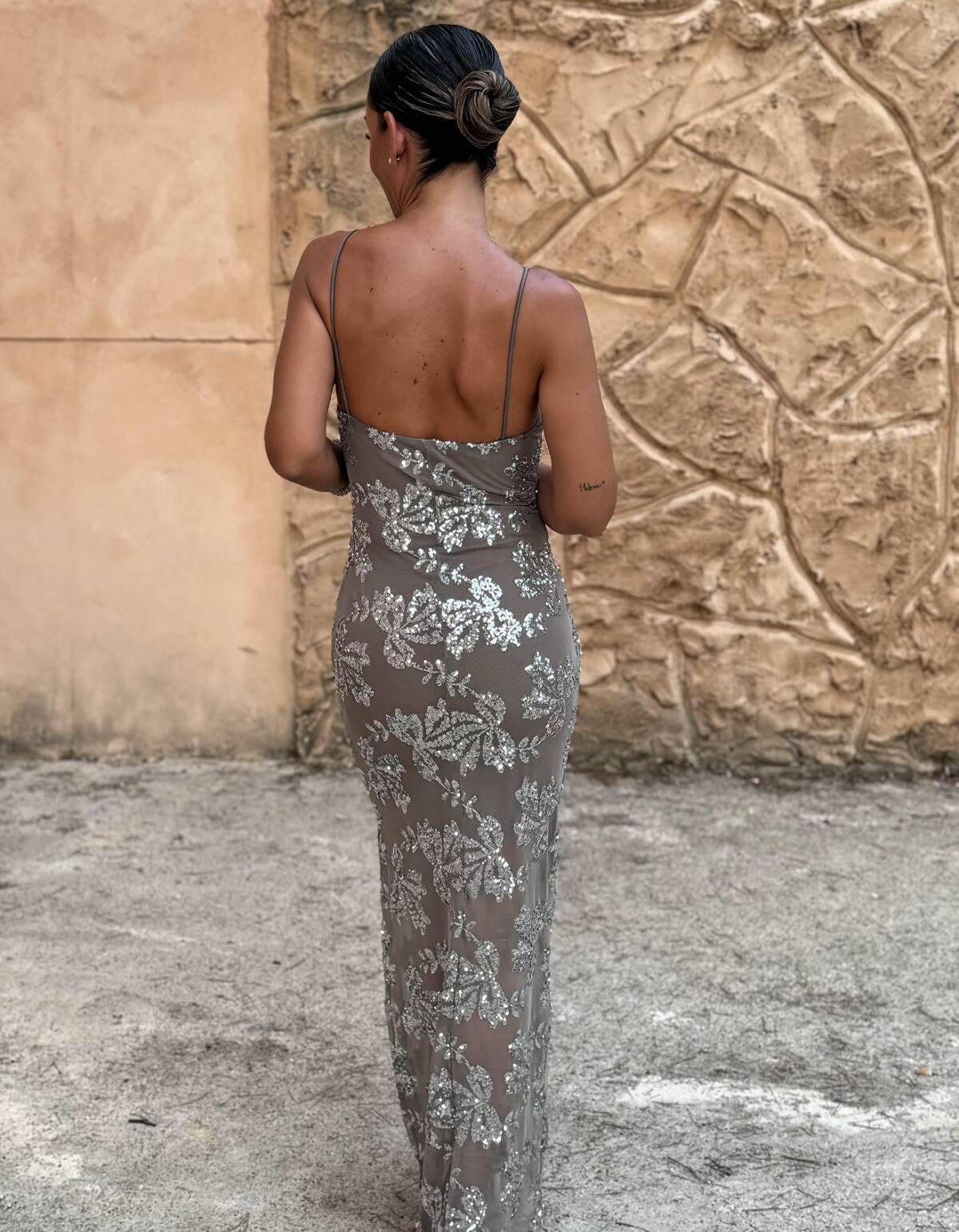 Vestido Flor Lentejuela Taupe - Imagen 7