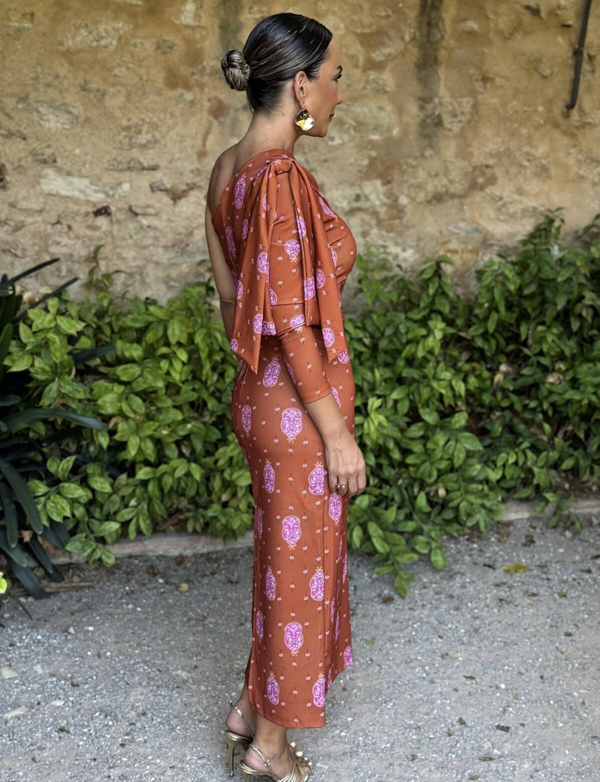Vestido Lazada Hombro Asimétrico Estampado Teja - Imagen 4