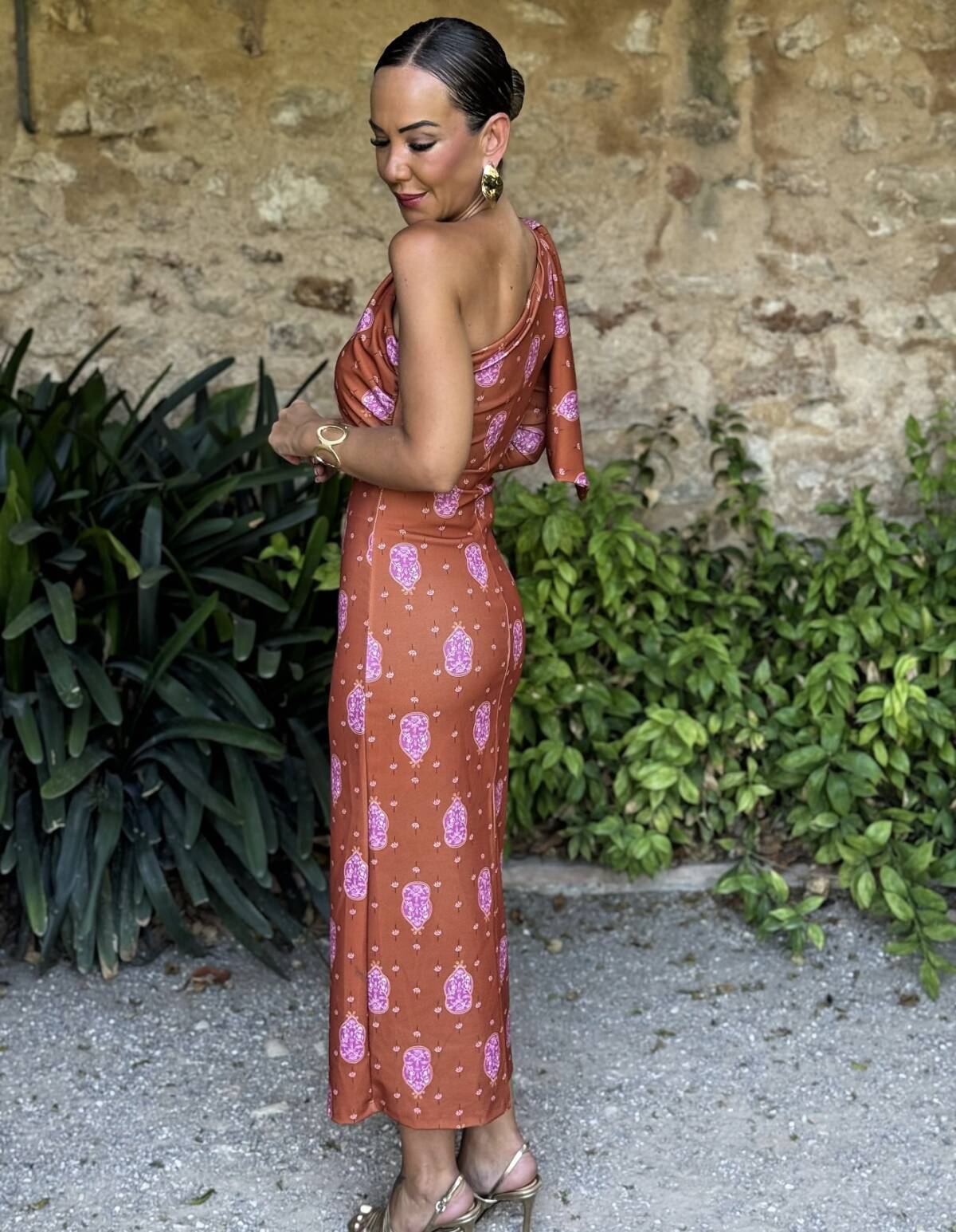 Vestido Lazada Hombro Asimétrico Estampado Teja - Imagen 6