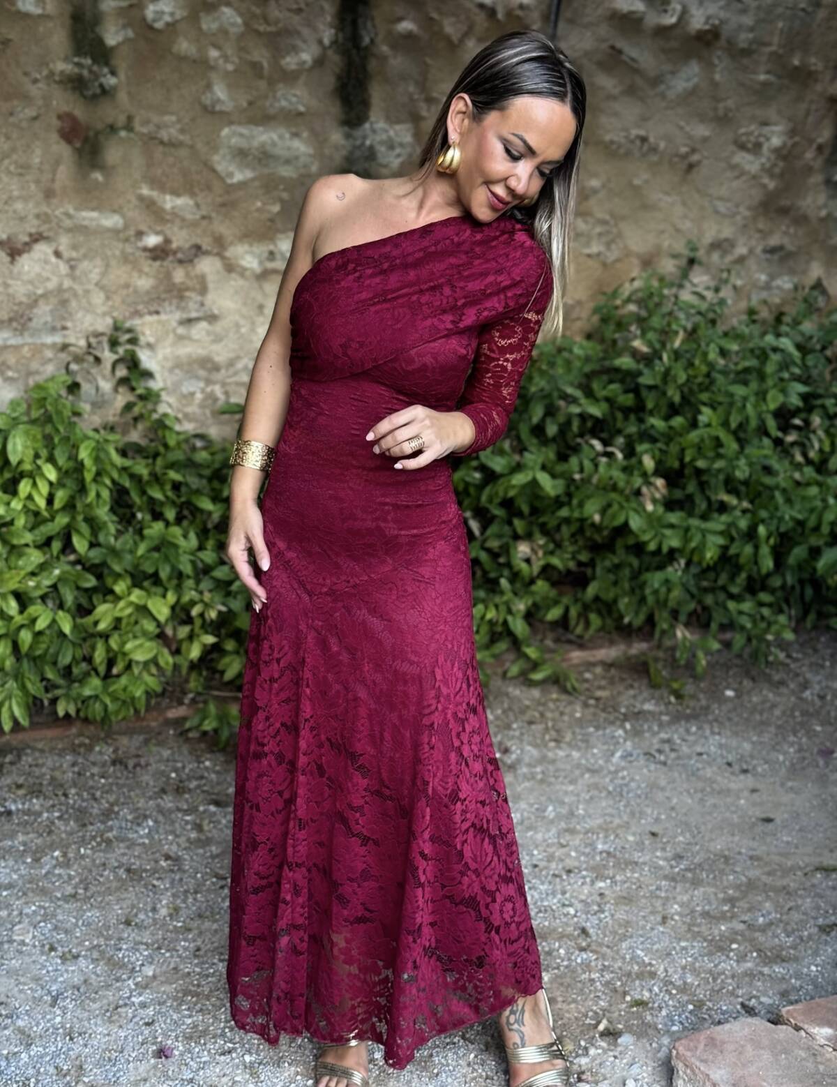 Vestido Encaje Asimétrico Vino - Imagen 4