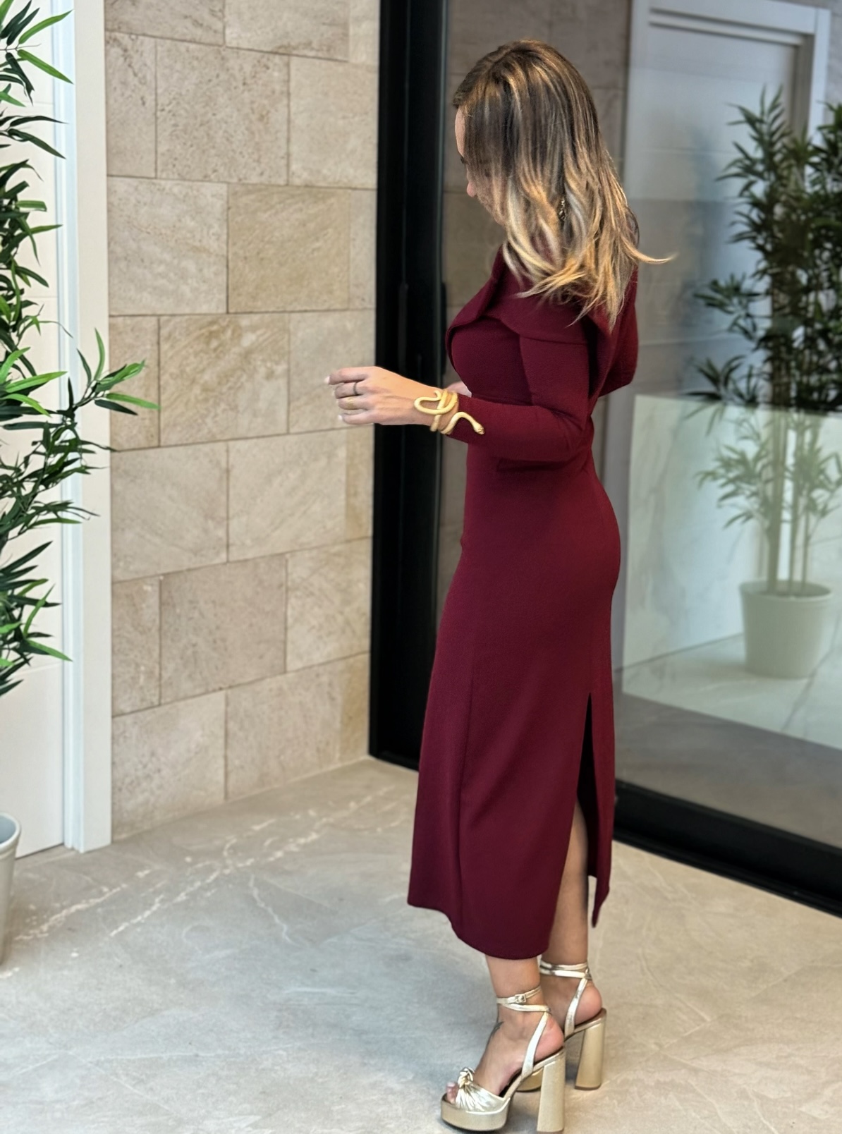 Screenshot Vestido Solapas Vino - Imagen 3