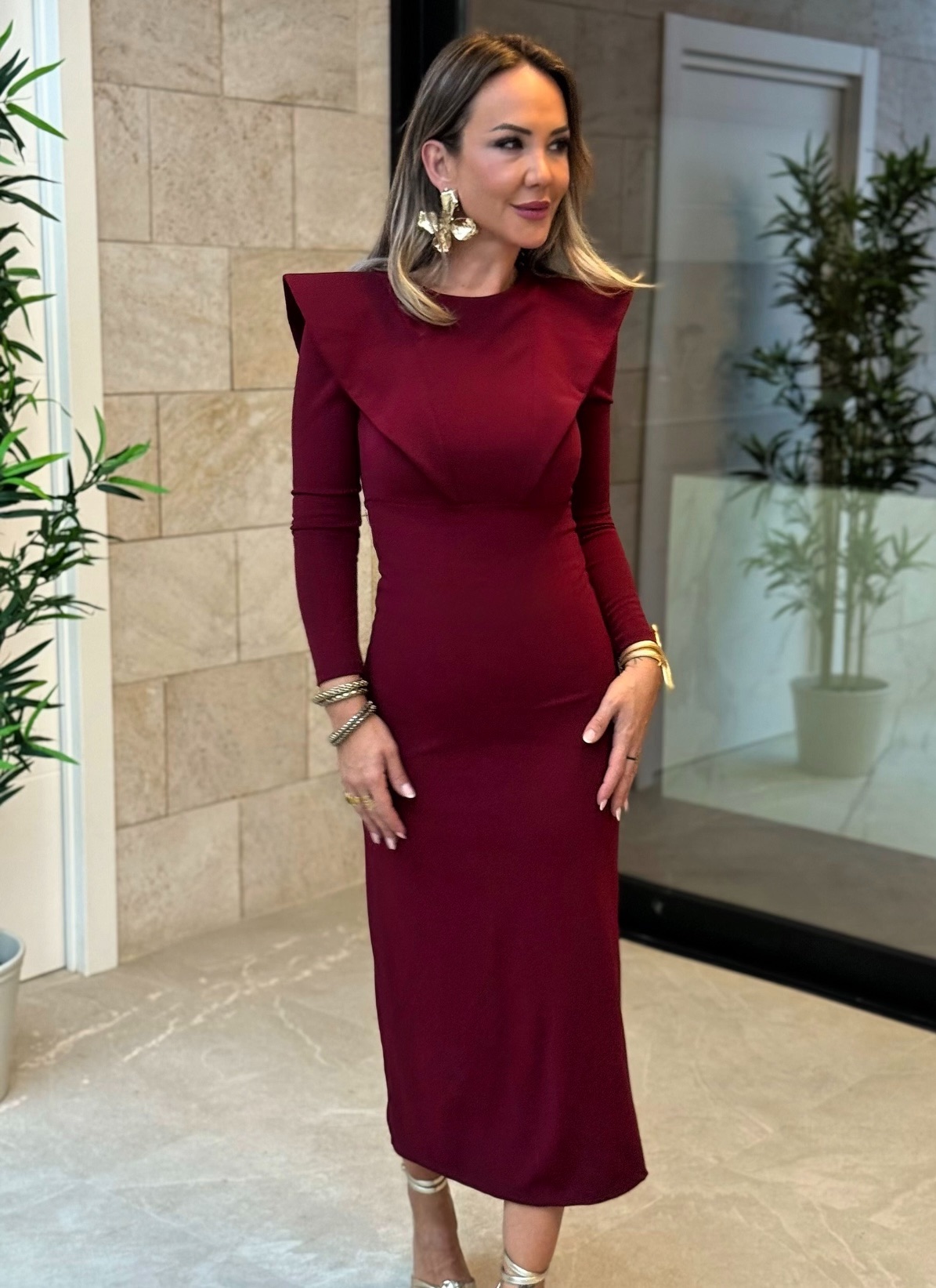 Screenshot Vestido Solapas Vino - Imagen 4