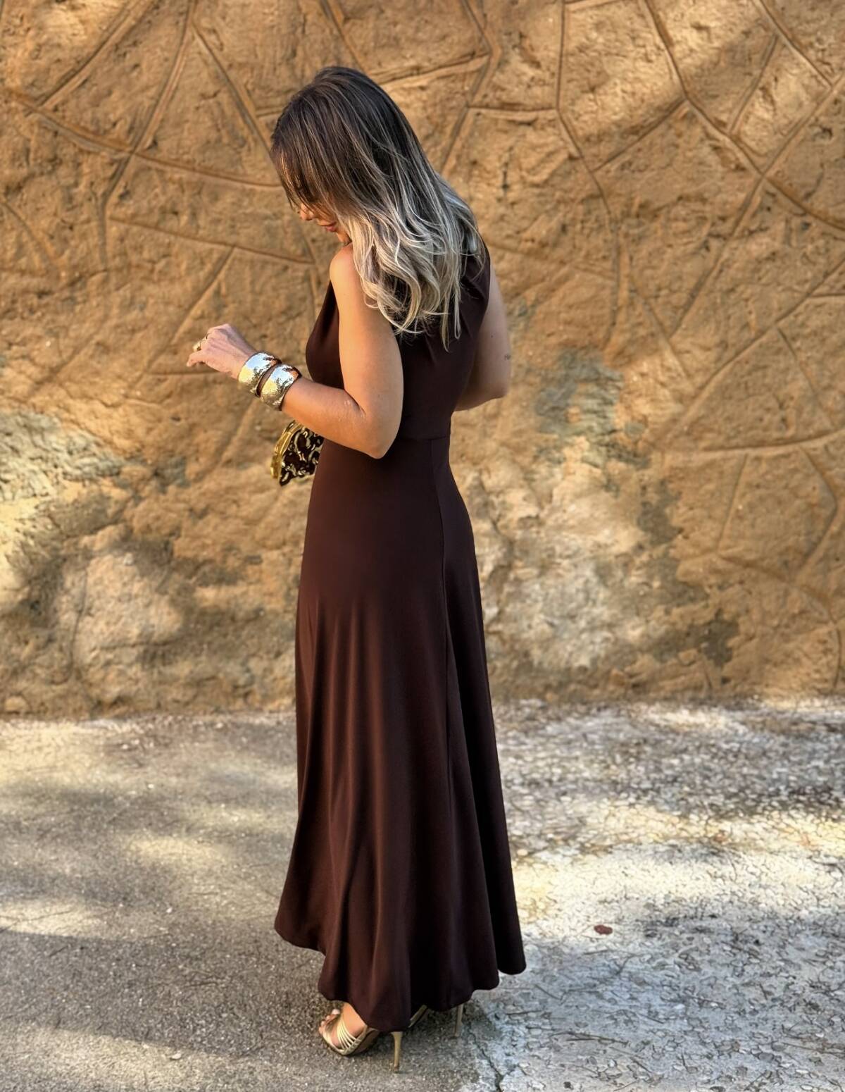 Vestido Gotas Doradas Marrón - Imagen 2