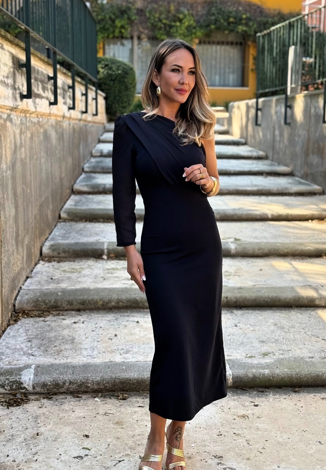 Screenshot Vestido Flora Marino - Imagen 1