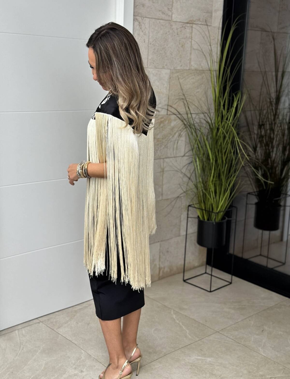 Capa Flecos Negra/Beige - Imagen 4