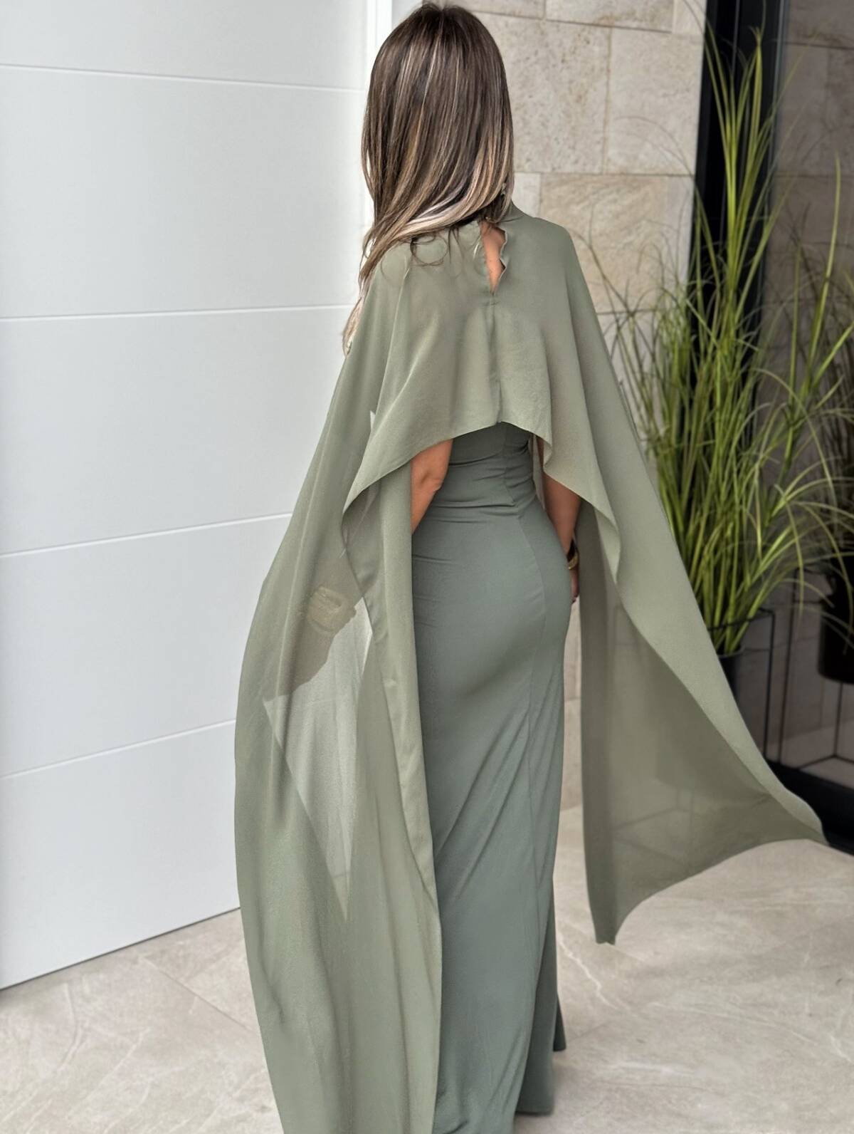 Vestido Capa Verde Oliva - Imagen 2