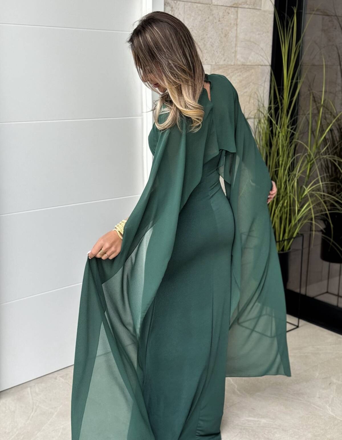 Vestido Capa Verde - Imagen 2