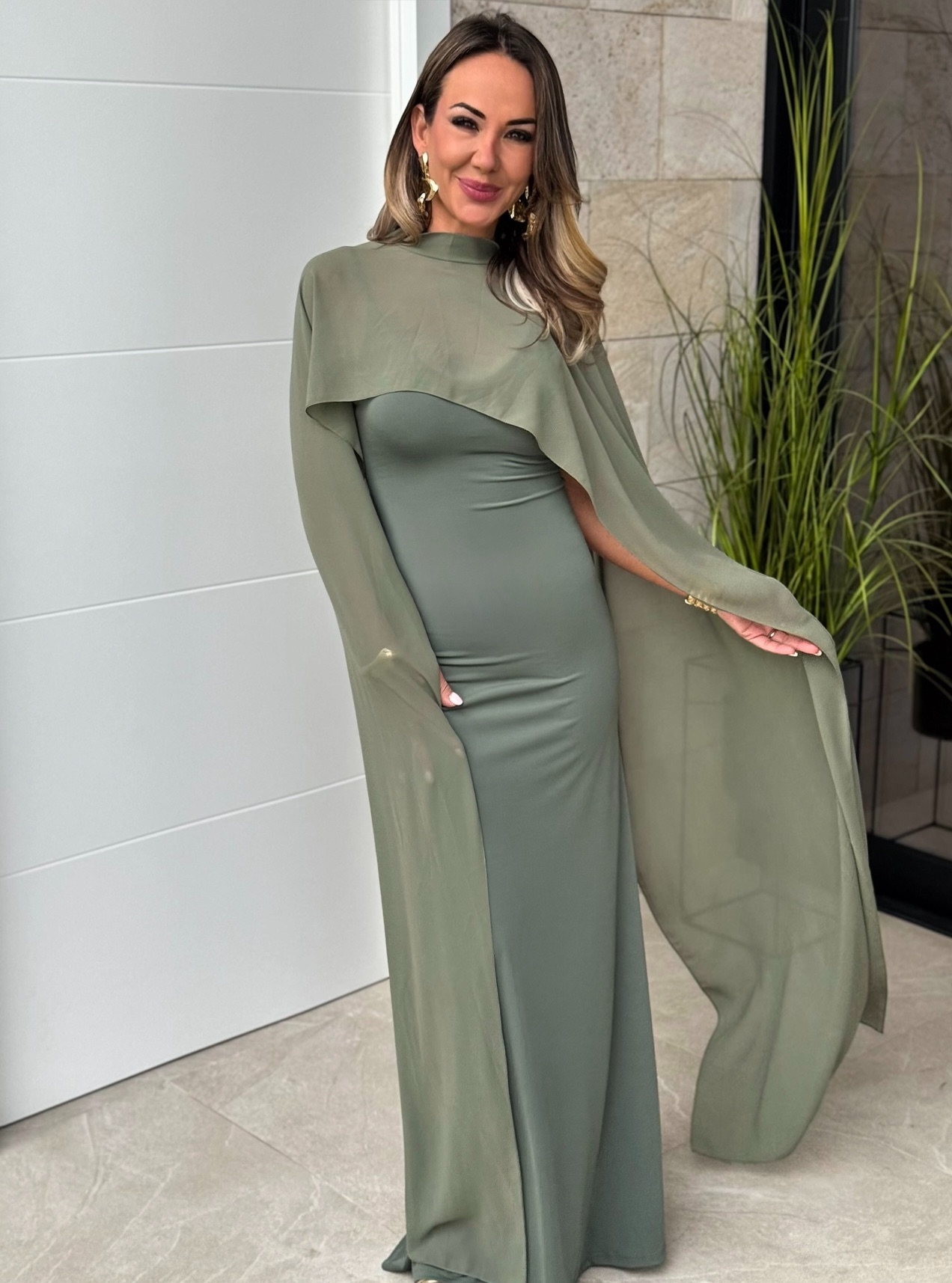 Screenshot Vestido Capa Verde Oliva - Imagen 1