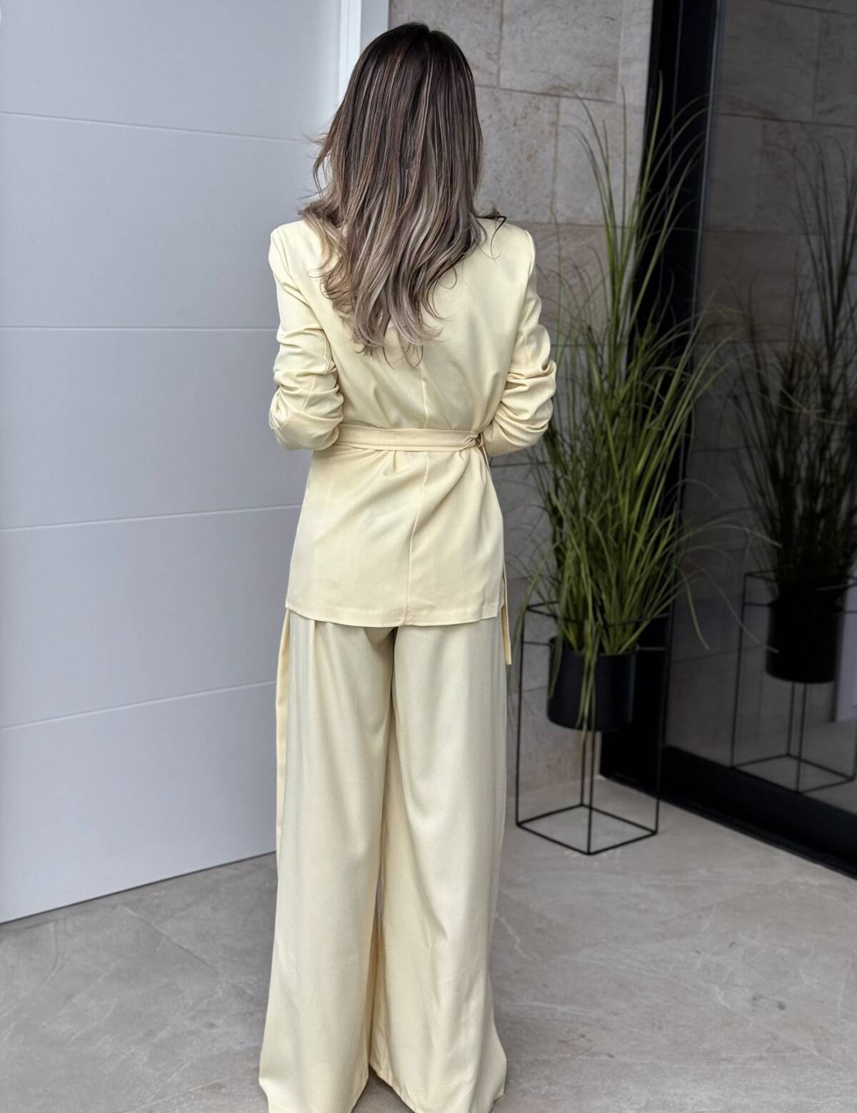 Conjunto Pantalón Pliegues Amarillo - Imagen 2