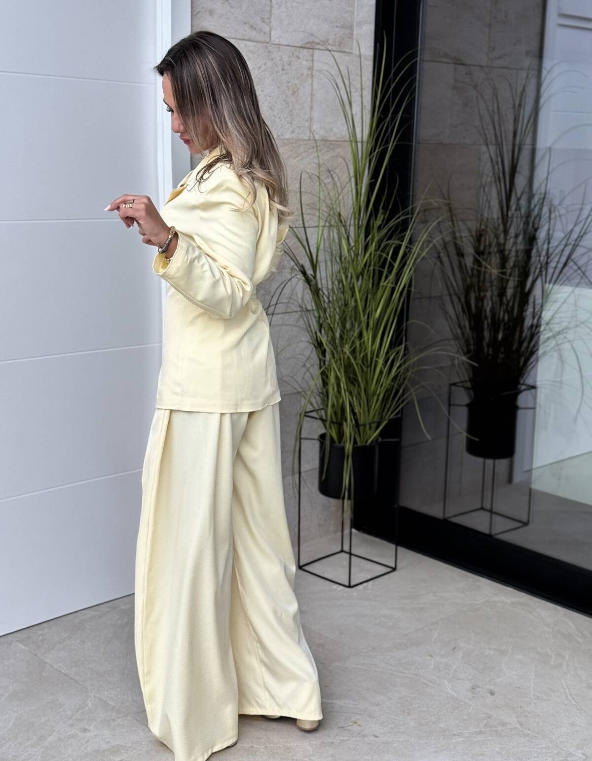 Conjunto Pantalón Pliegues Amarillo - Imagen 4