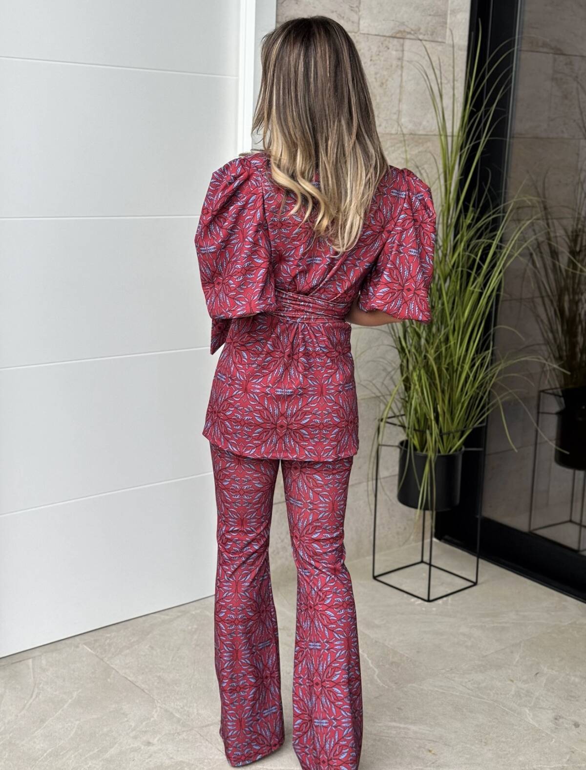 Conjunto Fajín Estampado Manga Corta Vino Azul - Imagen 2