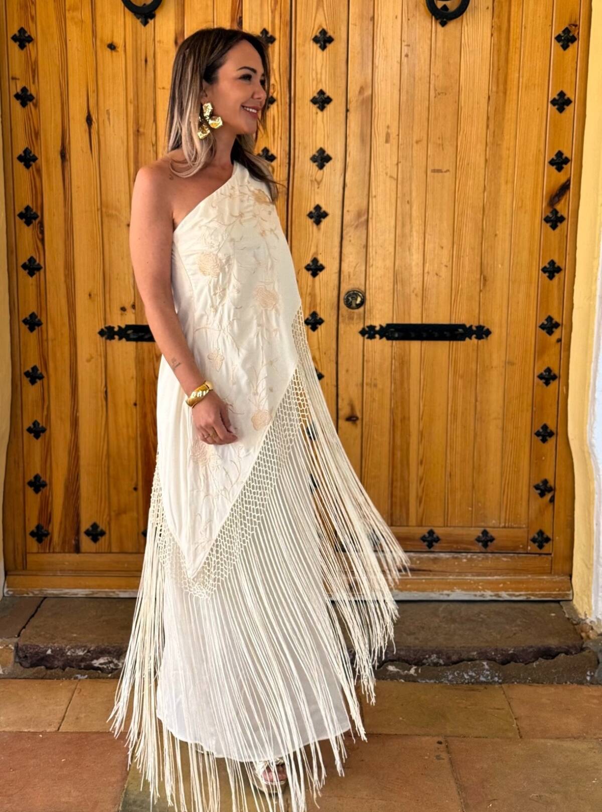 Vestido Mantón Beige - Imagen 2