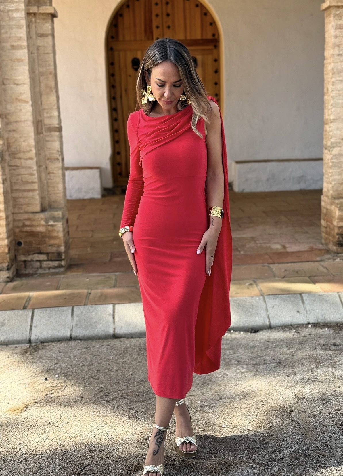 Screenshot Vestido Capa Larga Rojo - Imagen 1