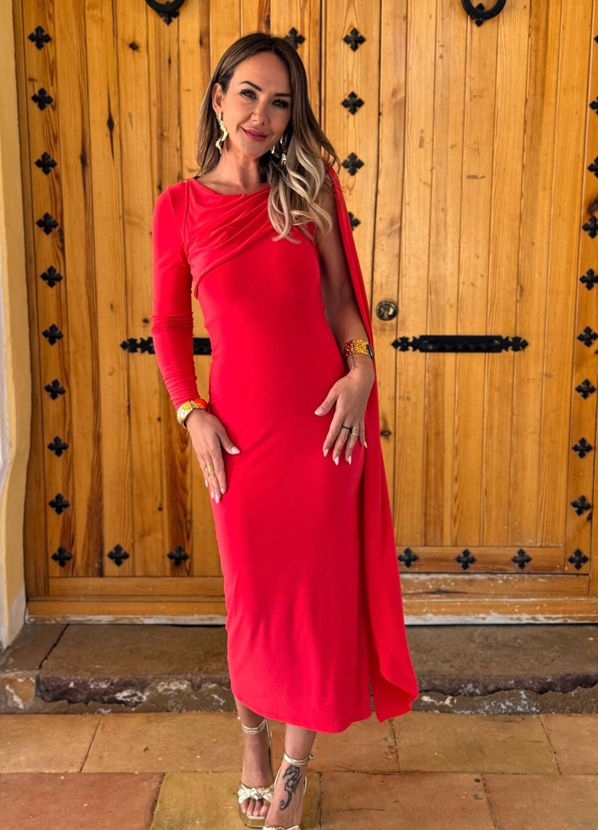 Vestido Capa Larga Rojo - Imagen 7