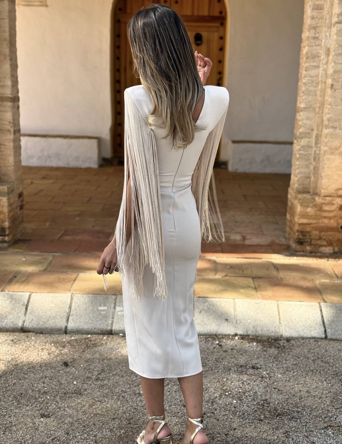 Vestido Flecos Largos Beige - Imagen 3